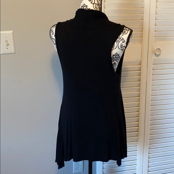 Storm Vest - Picture 2 of 8